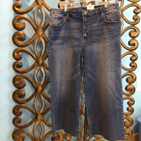 High Rise Wide Leg Jeans - Picture 4 of 4
